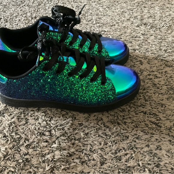 Lucky Step Green Hologram Glitter Sneakers - Picture 3 of 5